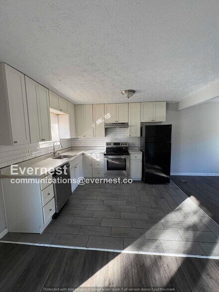 Building Photo - 193 W Canterbury Dr