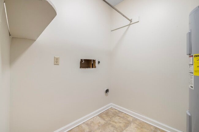 Building Photo - 517 Bramblewood Dr