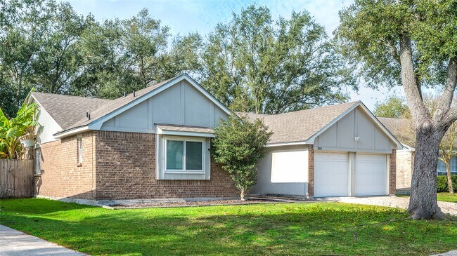 Building Photo - 303 Knoll Forest Dr