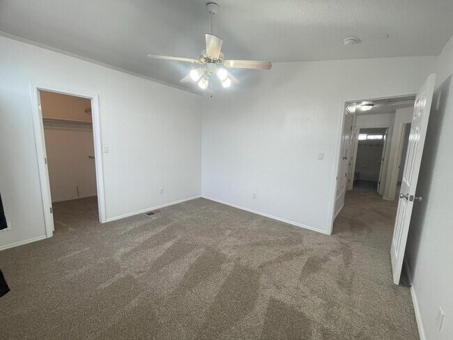 Building Photo - 5555 Mansfield Pl NW