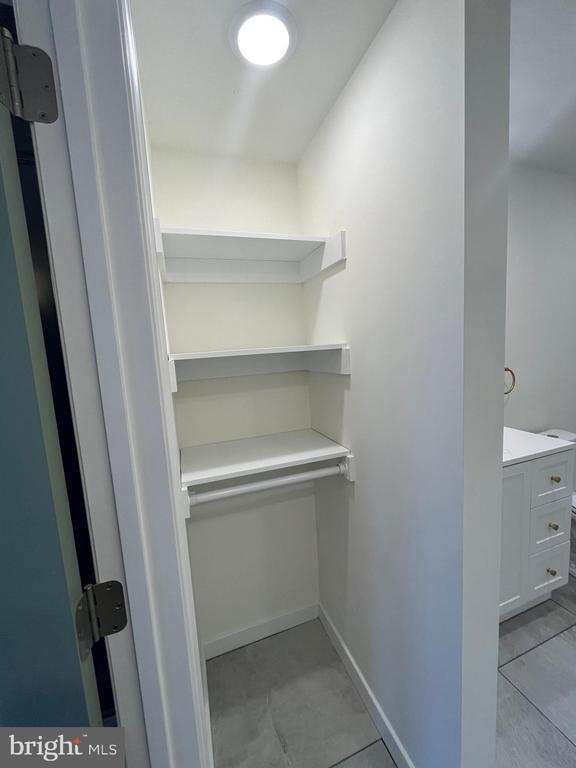 Building Photo - 5712 Cedar Ave