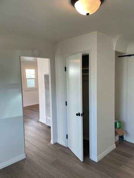 Building Photo - 287 W Mission Ave