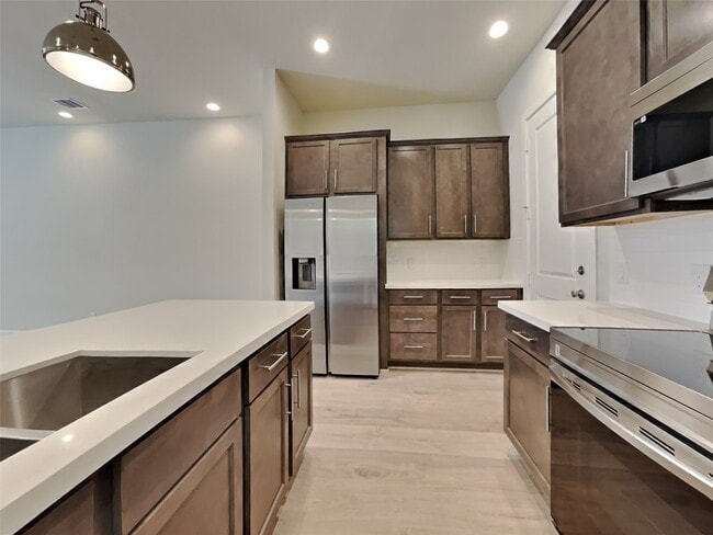 Building Photo - 5704 Paul Quinn St