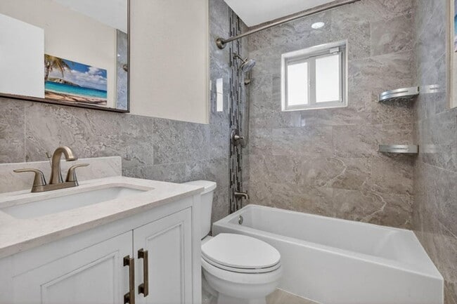 Building Photo - 2208 Evans St