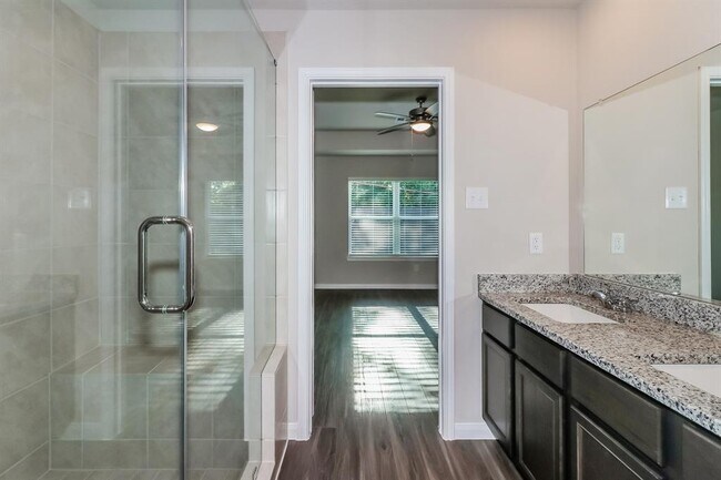 Building Photo - 5622 Briana Dee Dr