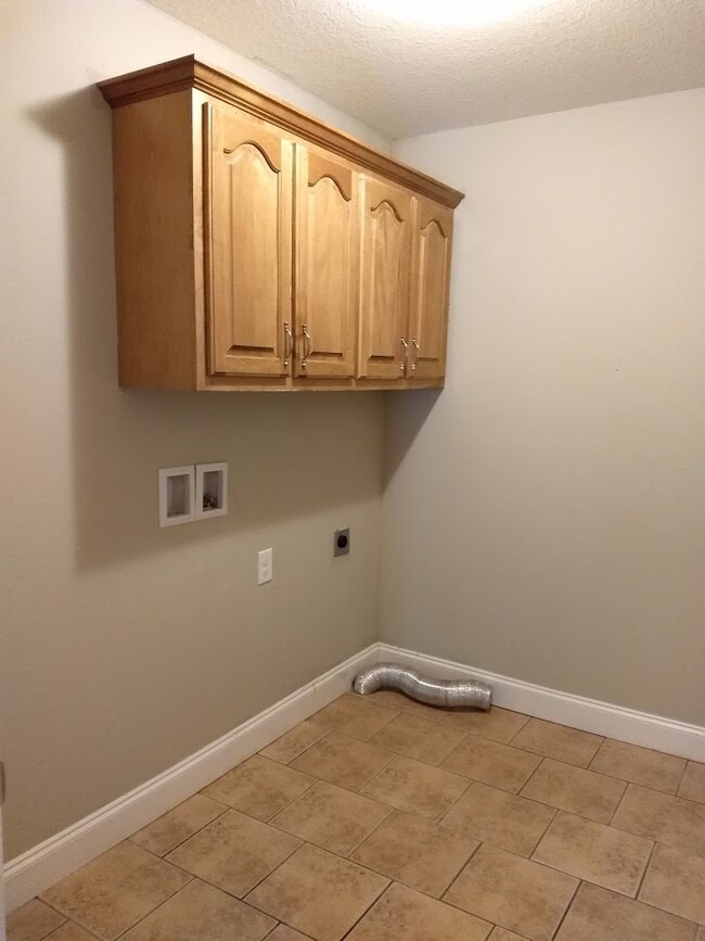 Building Photo - 6345 Osage Rd