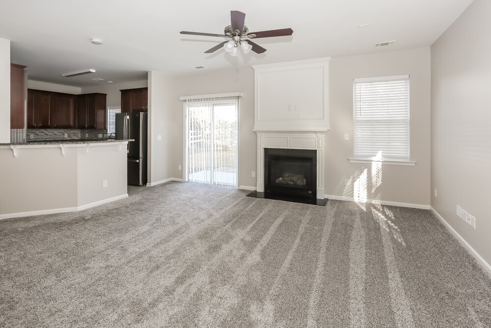 Building Photo - 3371 Streamside Dr