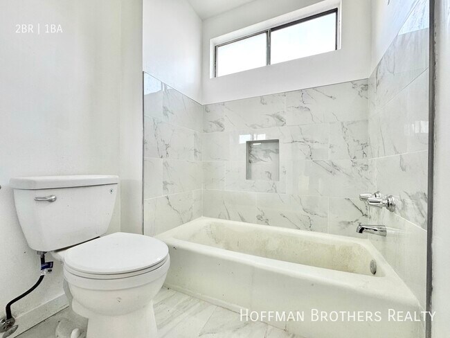 Building Photo - 1121 Kings Rd