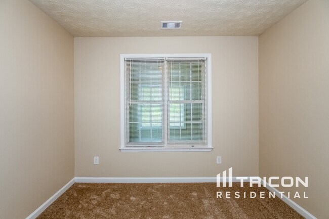Building Photo - 1440 Brookdale Dr