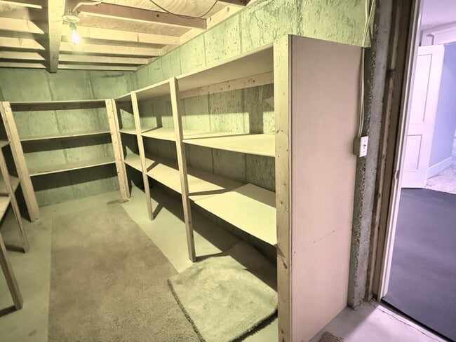 Building Photo - 1729 Colchester Ct