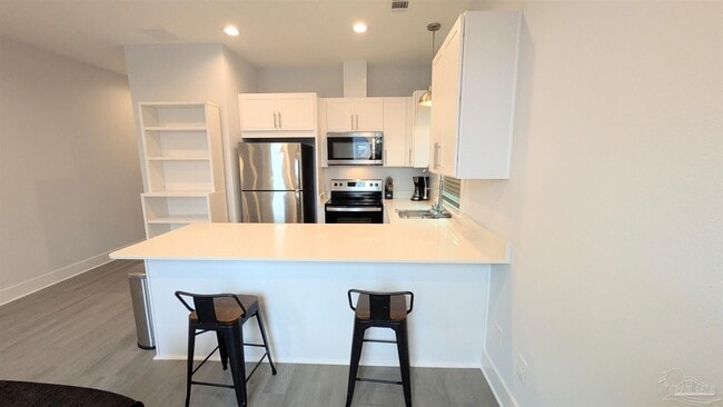 Building Photo - 379 S Clubbs St