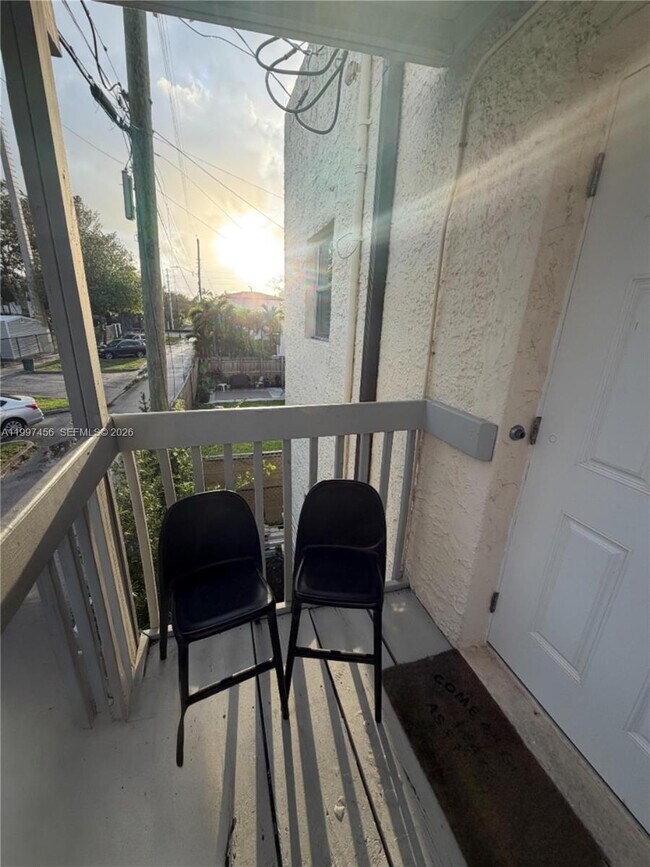 Building Photo - 2160 SW 17th St