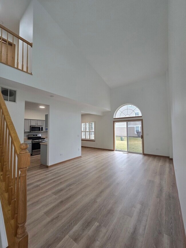 Building Photo - 4135 Oak Tree Ln