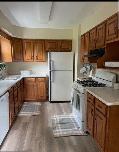 Building Photo - 762 Erford Rd