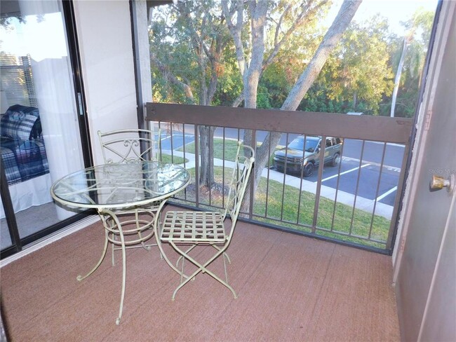 Building Photo - 218 Woodlake Wynde
