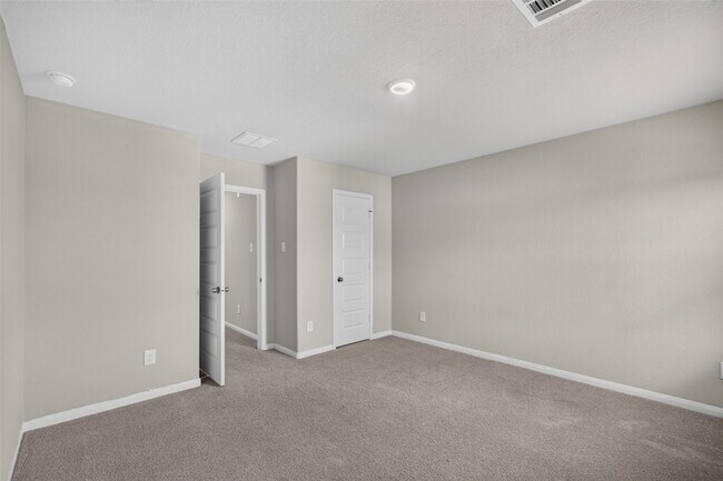 Building Photo - 2404 Shellcracker Dr
