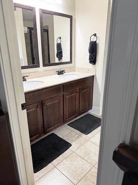 Master Bath - 206 Heights Ave