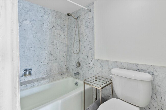 Building Photo - 3500 Galt Ocean Dr