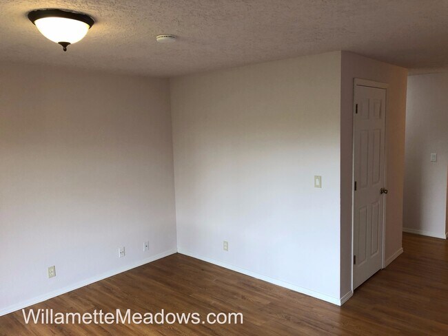 Building Photo - A Wonderfully Remodeled and Completely Updated 3 Bedroom, 2 Bath House with Geer Community Park i...