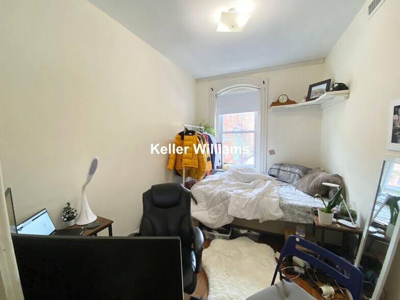 Building Photo - 76 Saint Stephen St