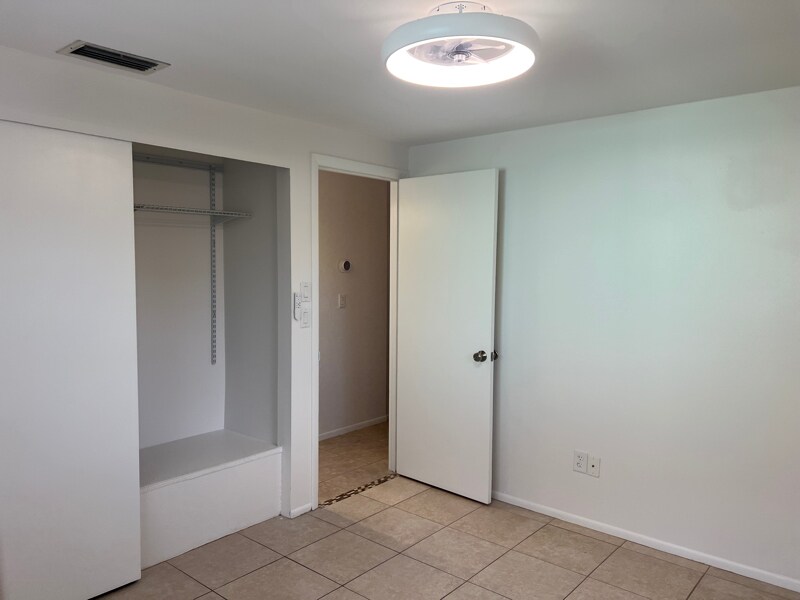 Building Photo - 8820 Pohoy Ave