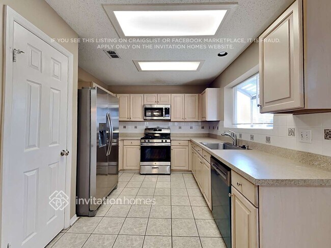 Building Photo - 3409 Windchase Dr