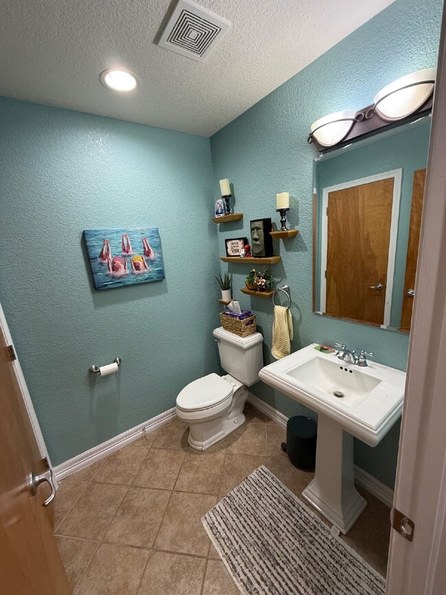 Building Photo - "Charming 3-Bedroom Duplex in Castle Rock"    Spacious 1806 Sq Ft, 2.5 Baths!  Available - NOW