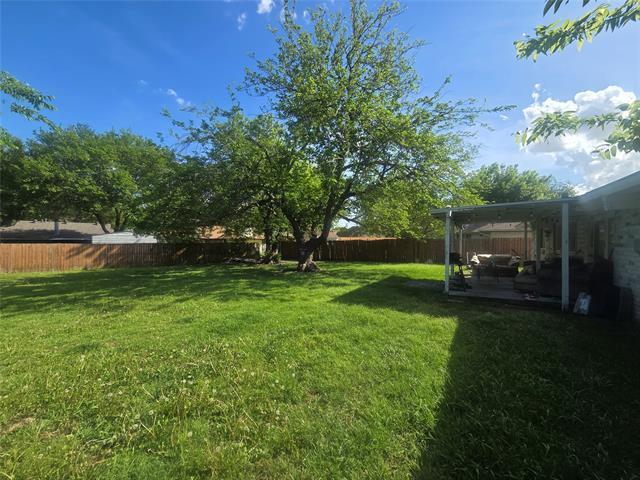 Building Photo - 422 Woodmere Dr