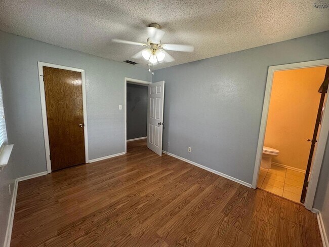 Building Photo - 801 Park Plaza Dr