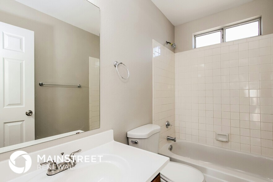 Building Photo - 4033 W Camino Vivaz