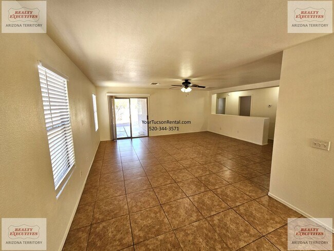 Building Photo - Midvale Park Home with 4 bedrooms and 2 baths