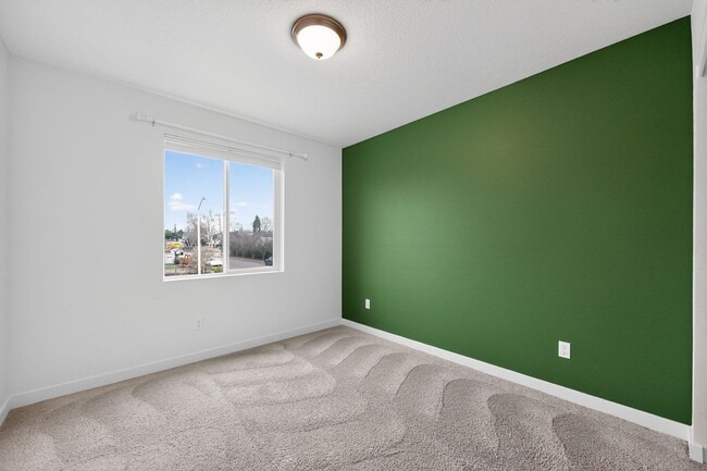 Building Photo - 2595 S Ginger St