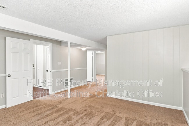 Building Photo - 8115 Bald Ridge Dr