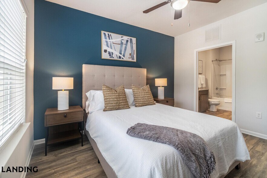 Building Photo - 655 W Mallard Creek Church Rd