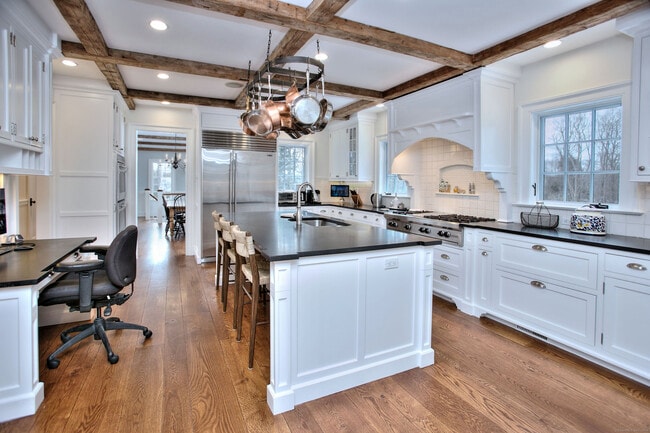 Building Photo - 15 Catamount Rd