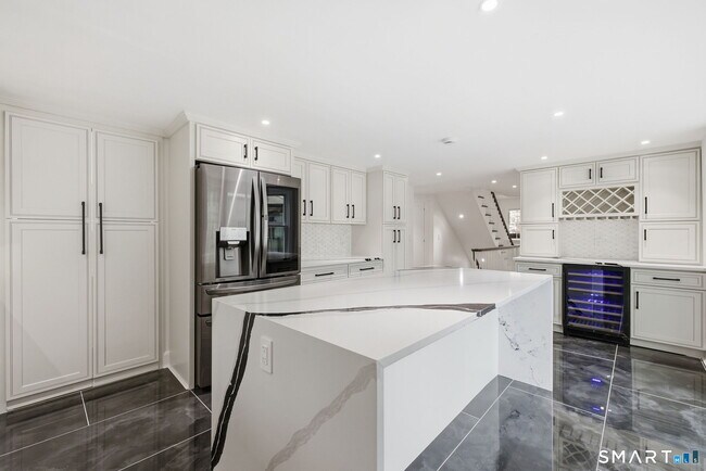 Building Photo - 1 Tulip Tree Ln