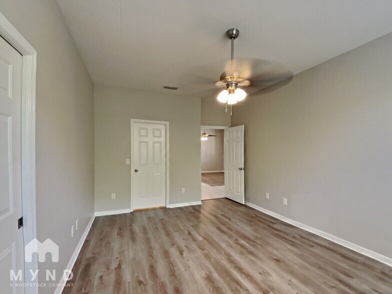 Building Photo - 10841 Newbridge Dr
