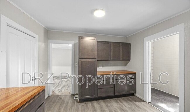 Building Photo - 841 Oakland Ave SW