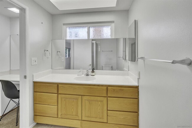 Building Photo - FULLY FURNISHED Mid-Century Modern 3 Bed R...