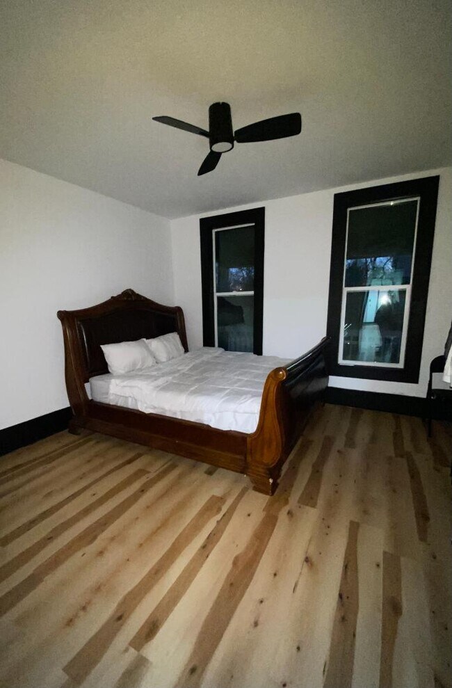 Building Photo - 2173 E 73rd St