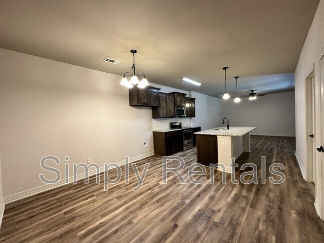 Building Photo - Baylor 501 - 1