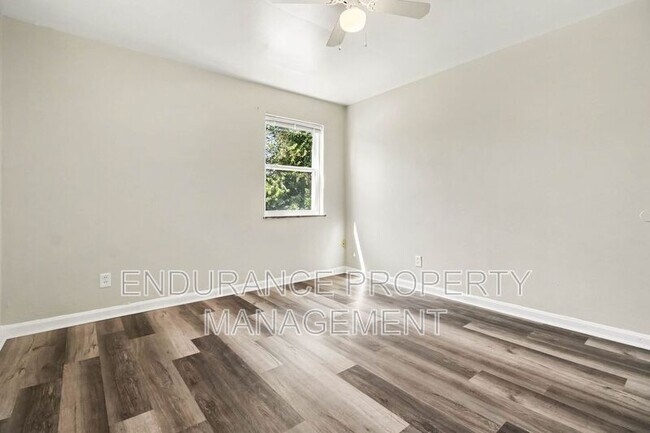 Building Photo - 629 Maple Dr