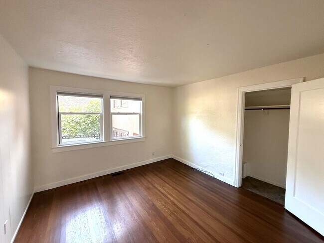 Building Photo - 199 Tunstead Ave