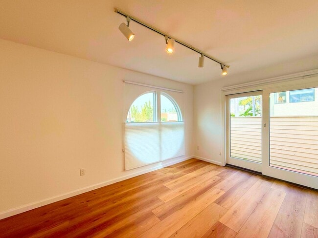 Building Photo - Experience refined coastal living in the h...