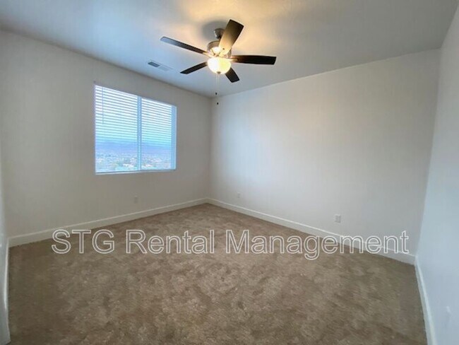 Building Photo - 438 N Stone Mountain Dr