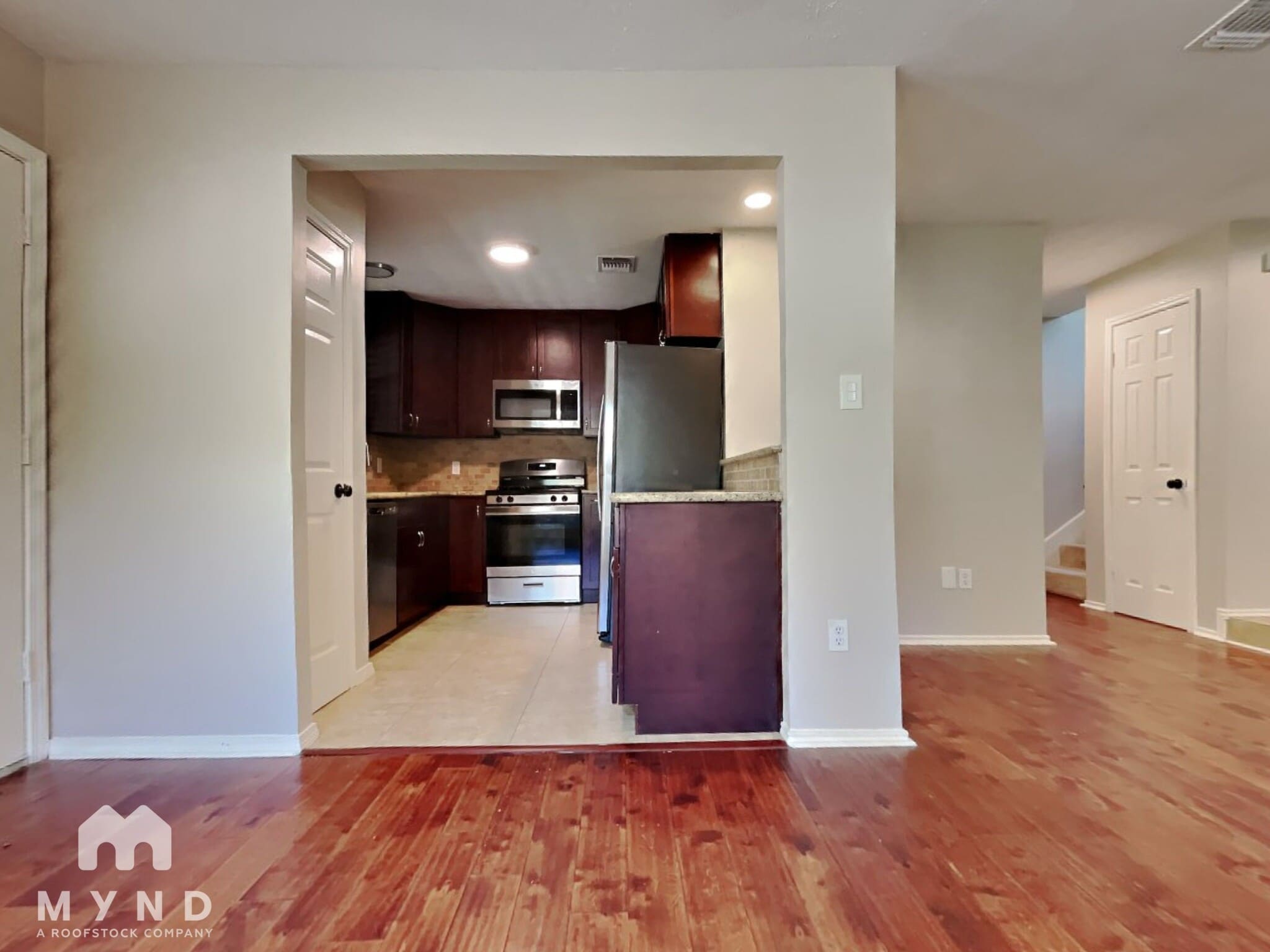 Building Photo - 102 Summer Crest Cir