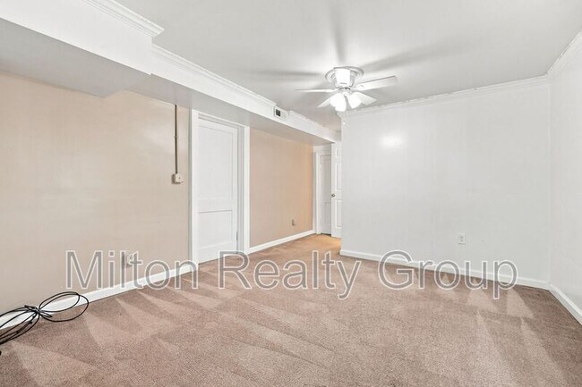 Building Photo - 101 E Woodall St
