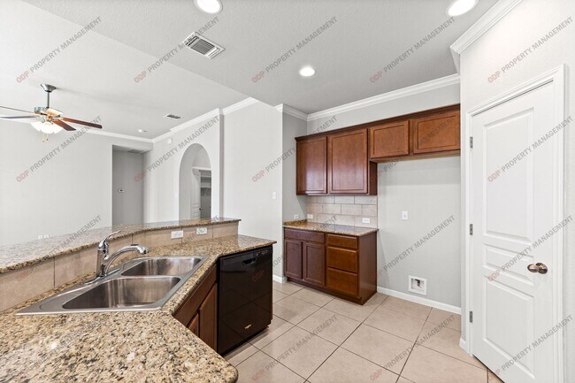 Building Photo - 612 Cross Dr.