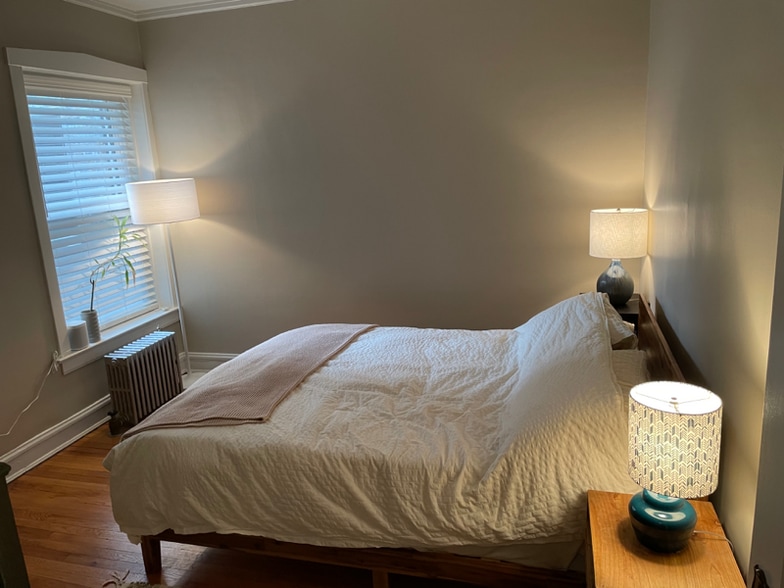 Building Photo - 1468 W Winnemac Ave