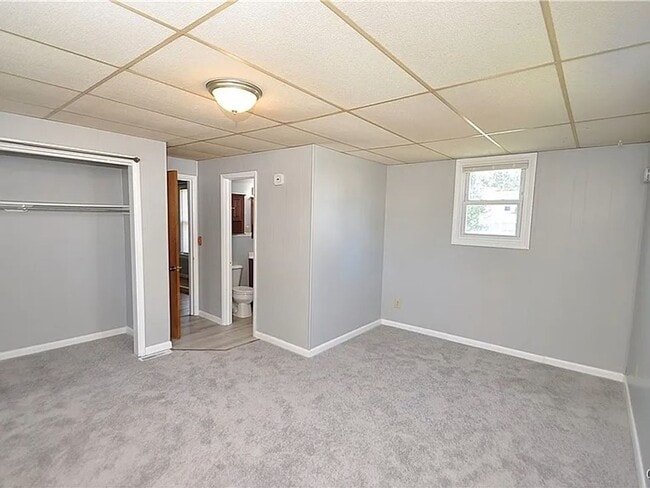 Building Photo - Newly Renovated Apartment in Liverpool!